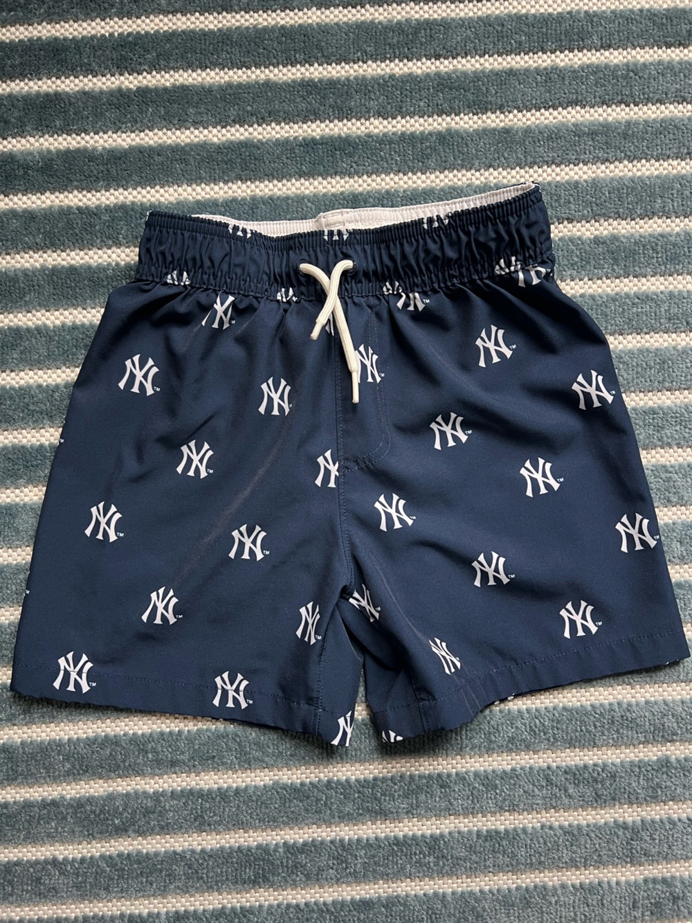 Abercrombie Kids NY Yankees Swim Trunks 7/8